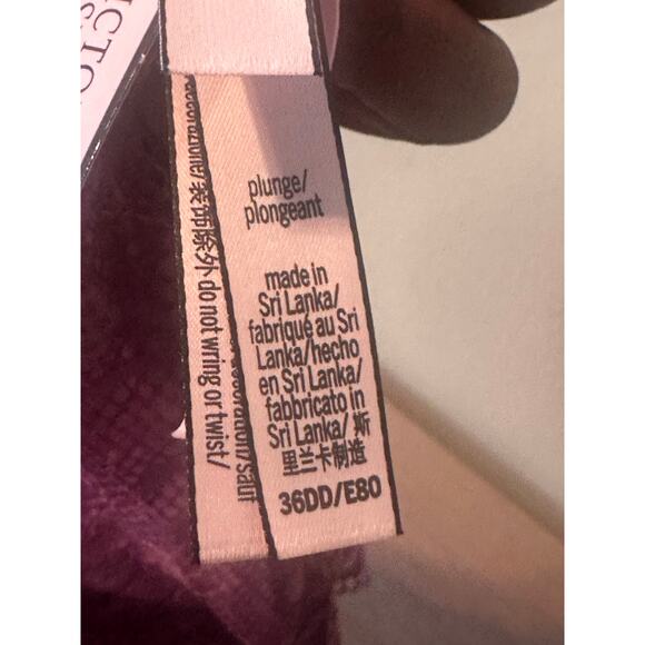 Victoria’s Secret Bra Size 36DD Pink Push-Up Plunge Lace Bra w/ Gold V Charm NWT - Picture 6 of 6